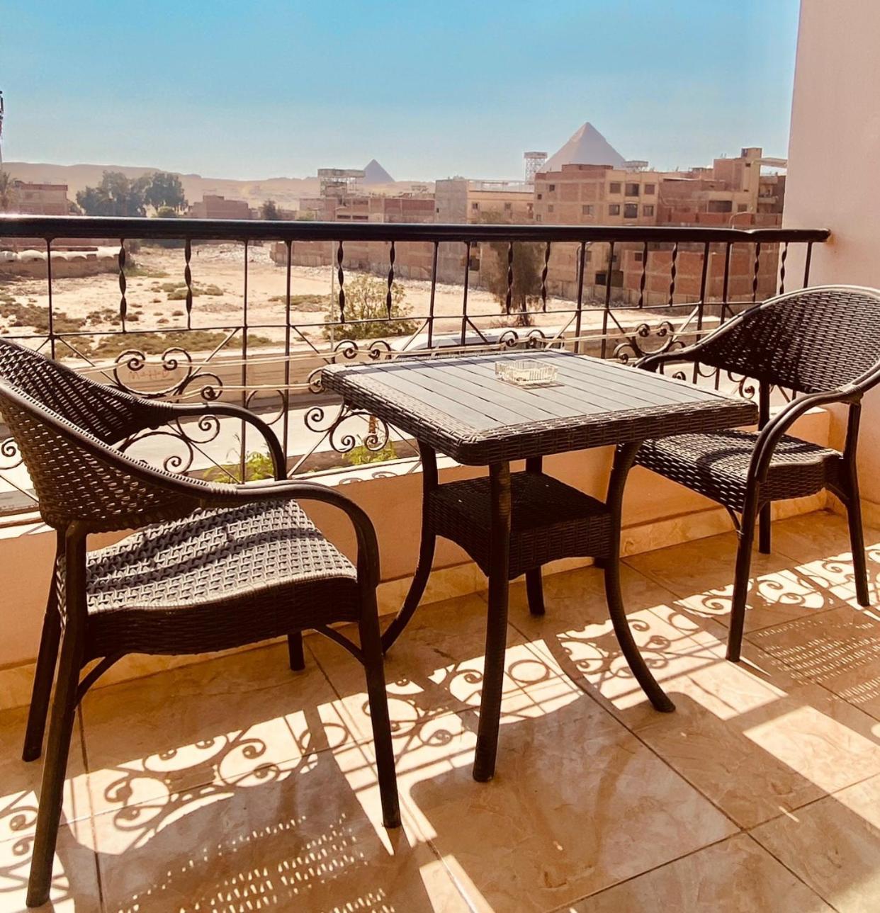 Young Pharaoh View Inn El El Cairo Exterior foto