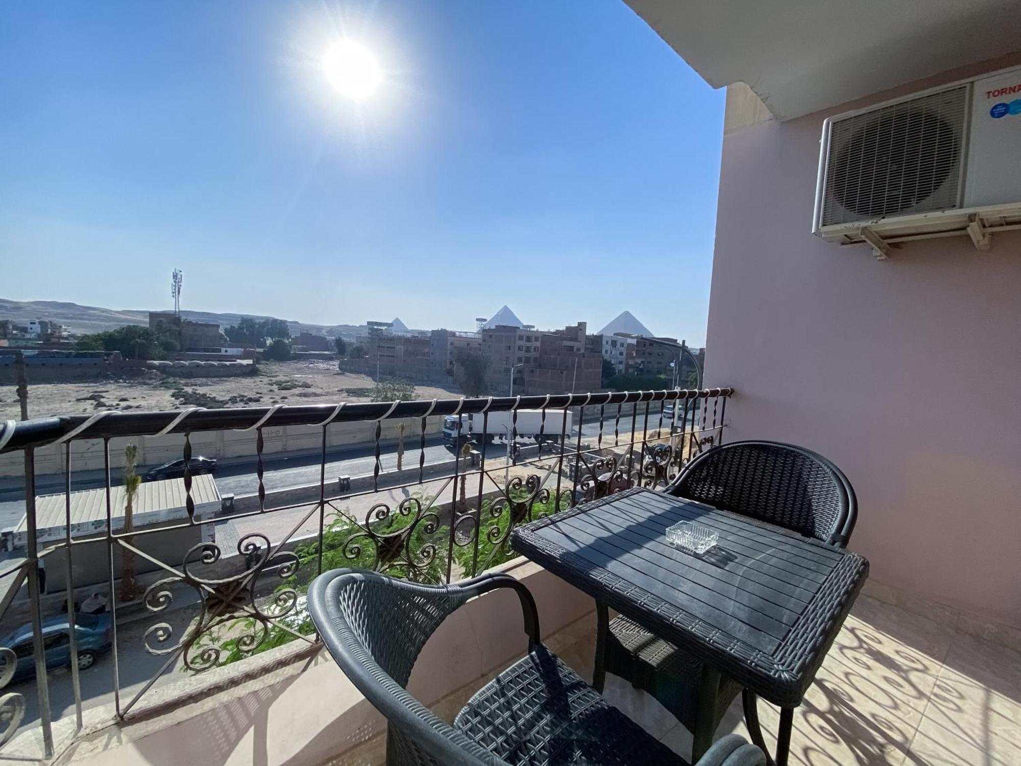 Young Pharaoh View Inn El El Cairo Exterior foto