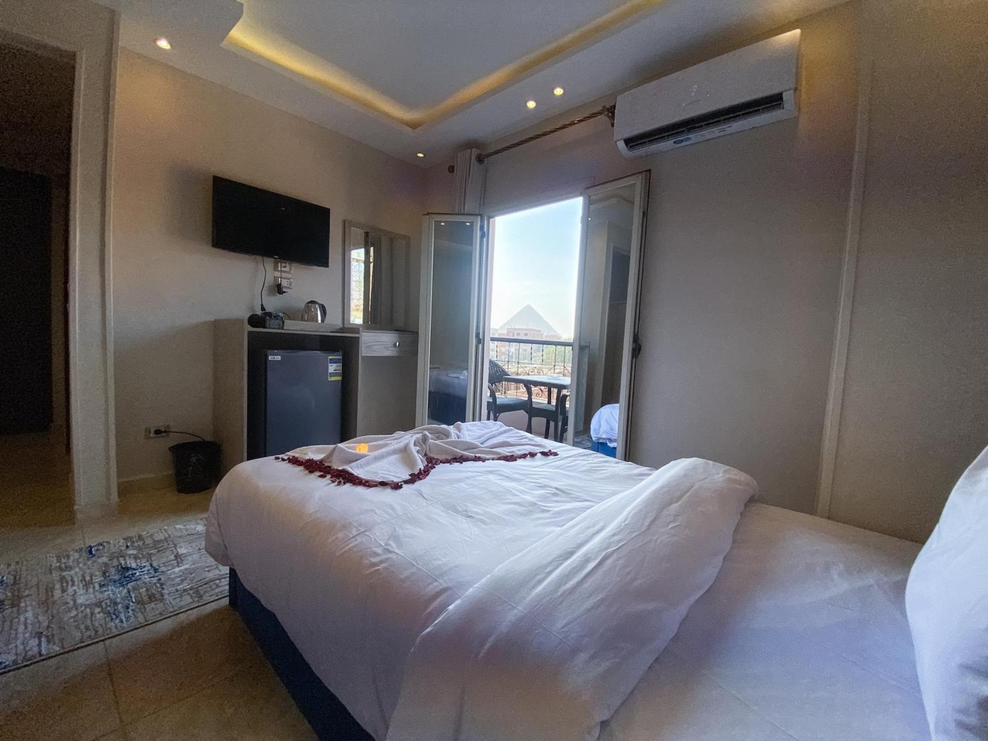 Young Pharaoh View Inn El El Cairo Exterior foto